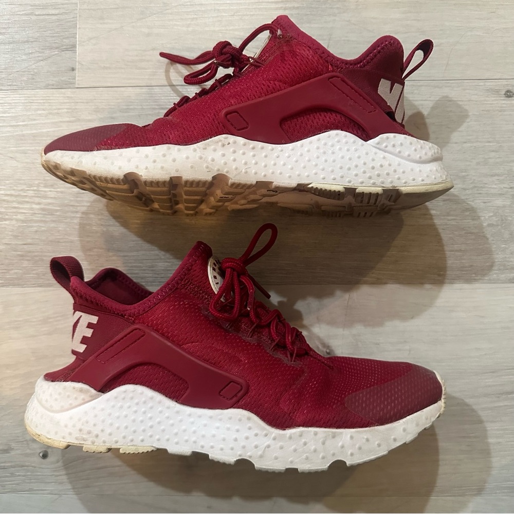 Nike Air Hurache Maroon Sneakers